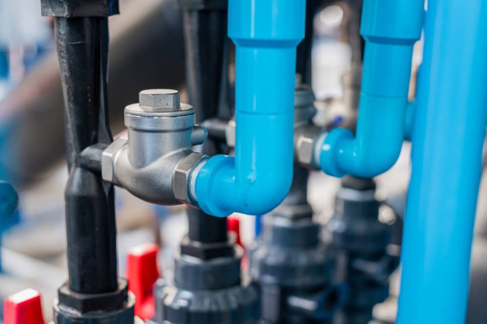 Check valve device to prevent backflow. 